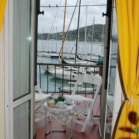 La Lanterna Guest house *