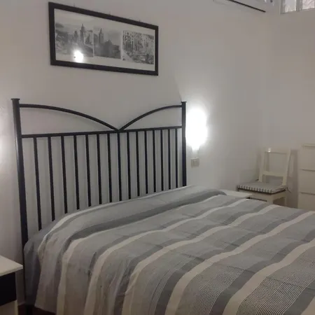La Lanterna Guest house